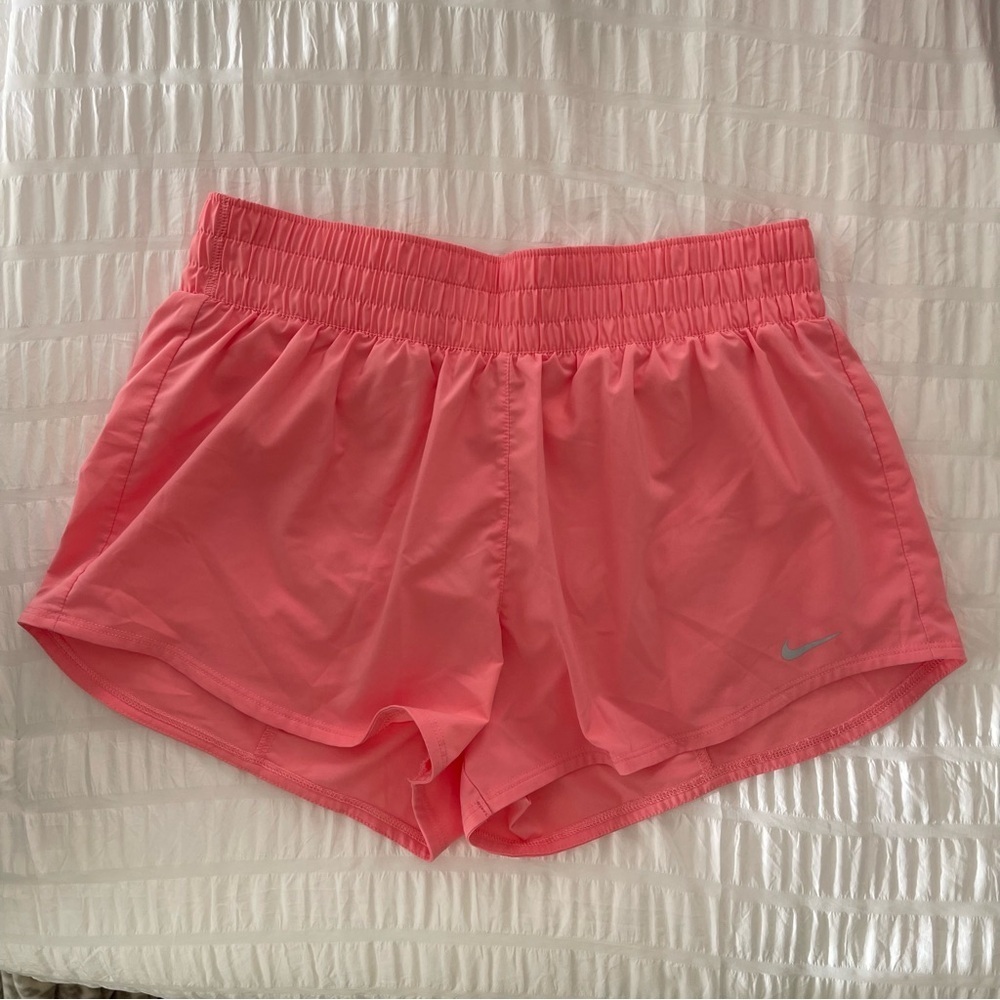 NIKE Dri Fit Women’s Shorts Medium